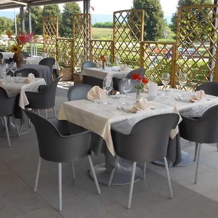 伽登尼亚酒店 3*