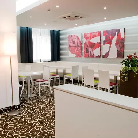 Hotell Gardenia 3*