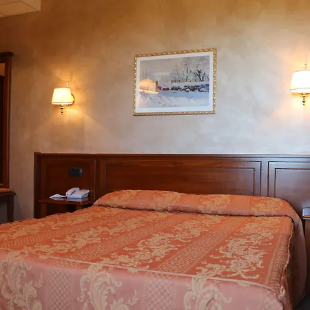 Gardenia Hotell 3*