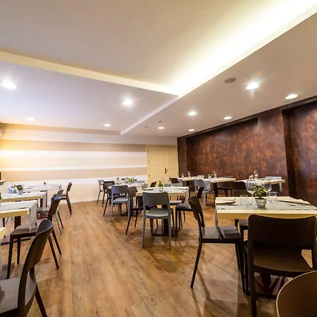 伽登尼亚酒店 3* 普罗迪卡纳韦塞