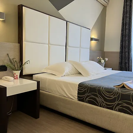 伽登尼亚酒店 酒店