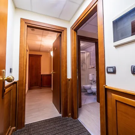 Gardenia Hotell 3*
