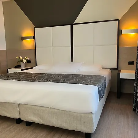 Gardenia Hotell 3*