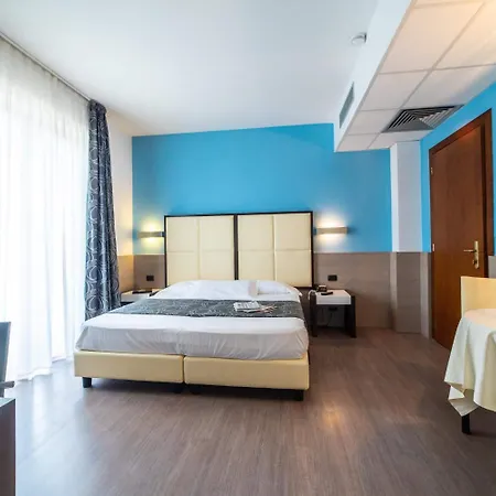 伽登尼亚酒店 3*